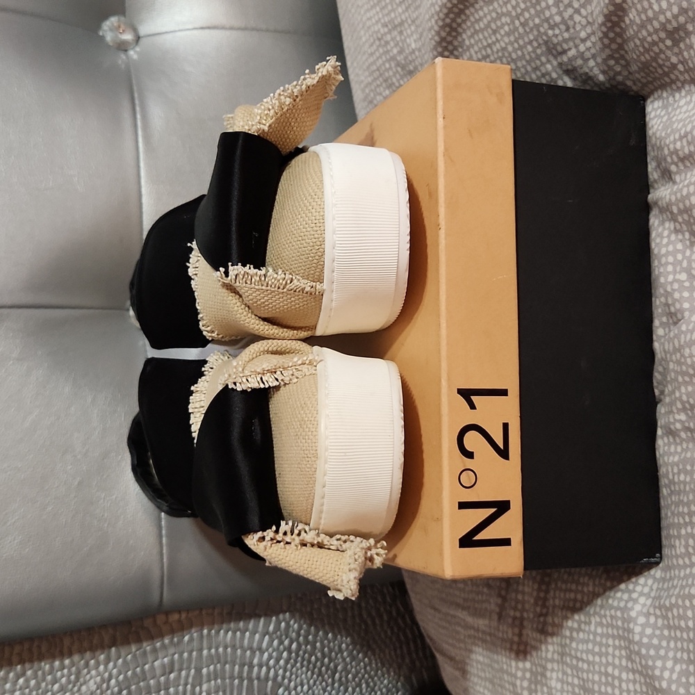 Rare No. 21 Loafers